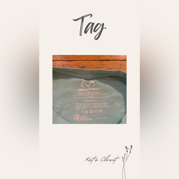 Women’s RealTree Baby Blue Comfort Tee - Picture 2 of 3